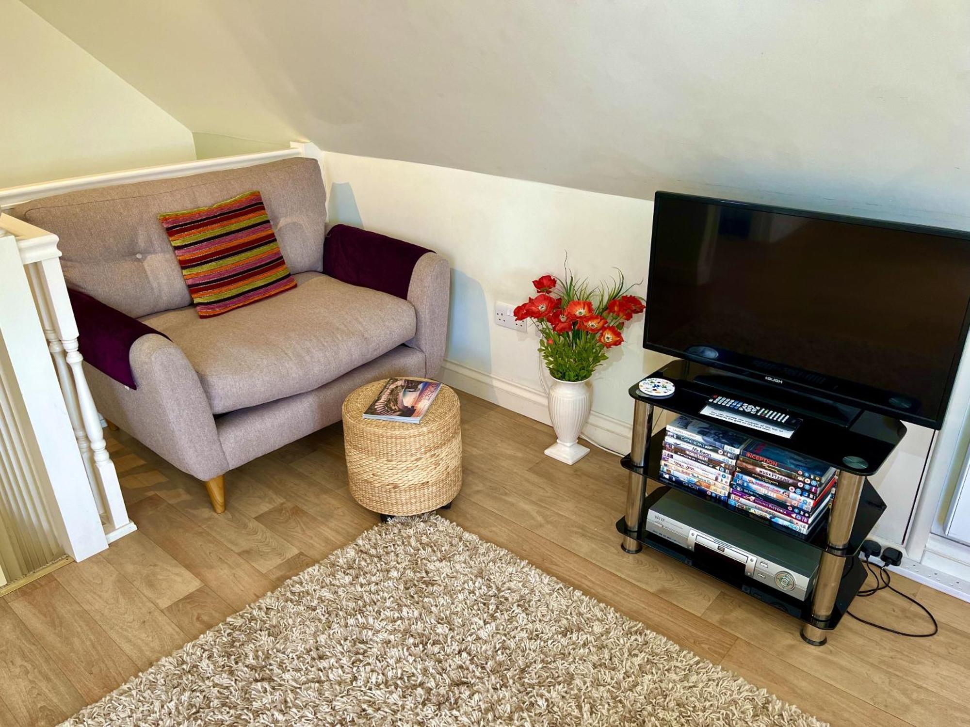 Priors Oak - A Cosy Studio With Countryside Views In Dorset Stalbridge Exteriér fotografie